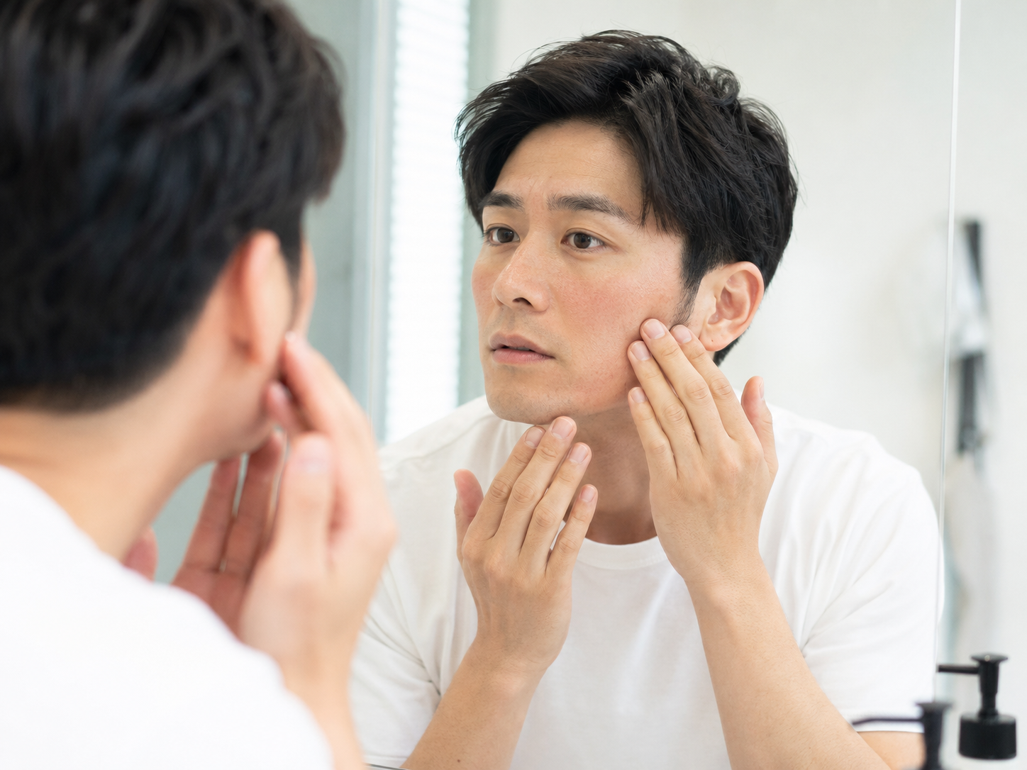 肌の赤みの悩みのイメージ